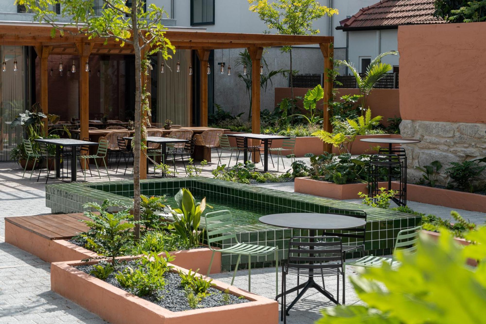 The Editory Garden Oporto